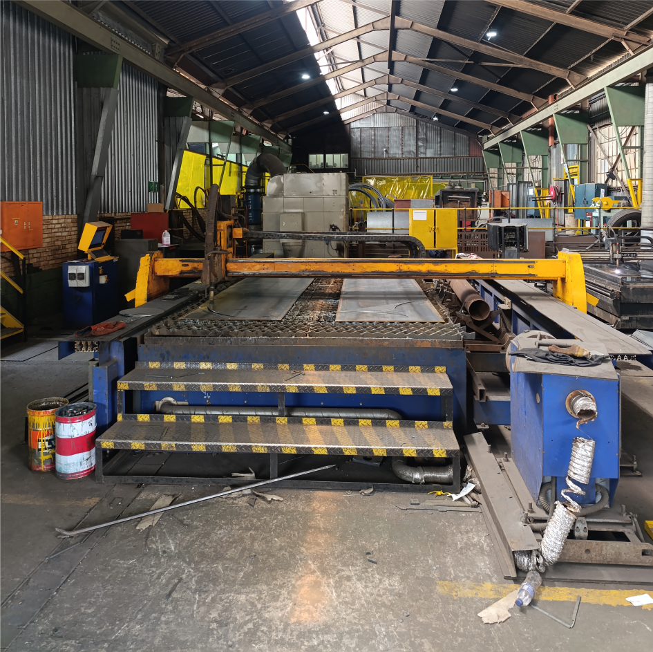 USED PLASMA MACHINE - HPR260Amp