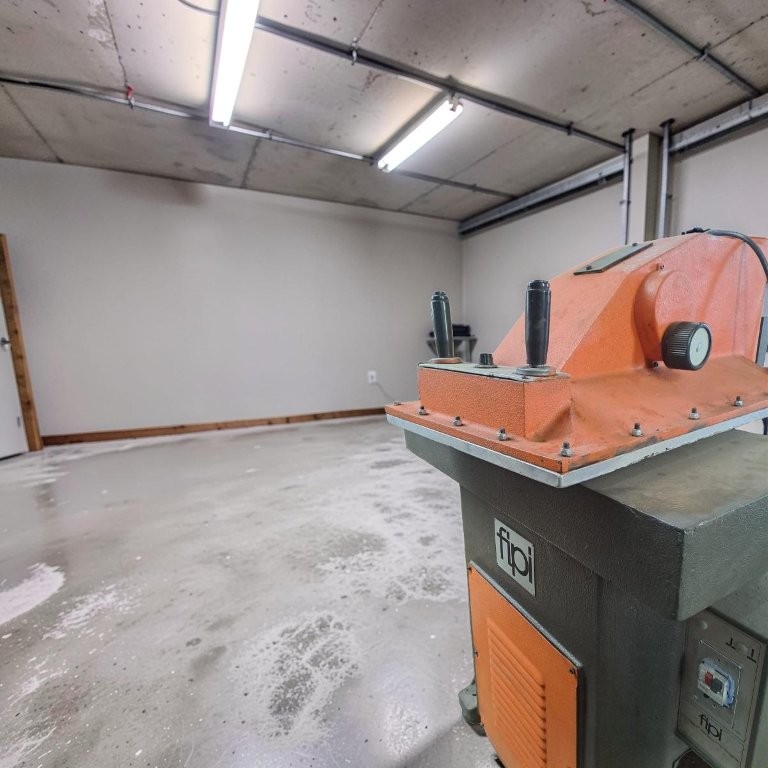 USED Clicker Press - Die Cutting Press - Image 2